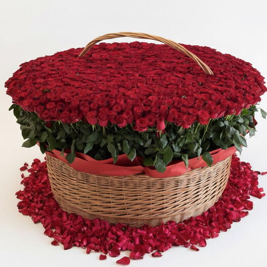 Корзина из 1001 красной розы – грандиозный романтический жест ко Дню святого Валентина