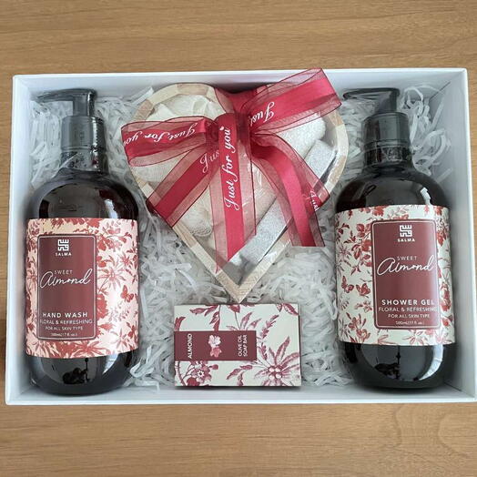 Sweet Almond Luxury Spa Gift Set