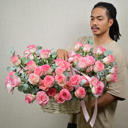 Корзина из 101 розы Джумилии-1967