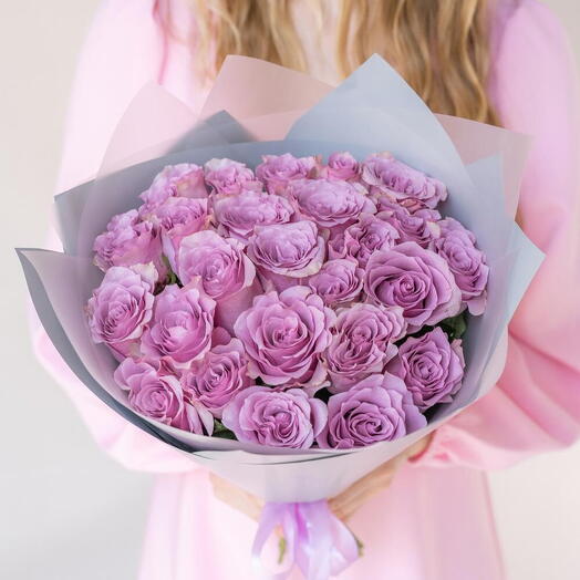 25 roses violettes