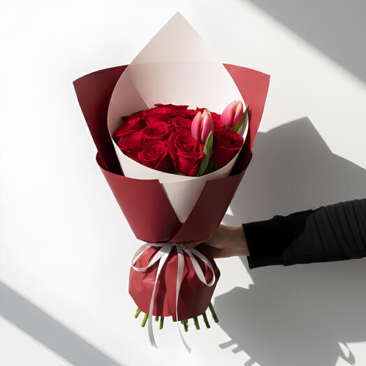 Crimson Kiss – Roses   Tulips