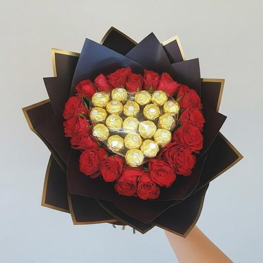 Букет красных роз «Алое изящество»