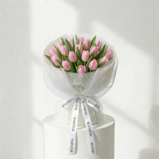 Розовые тюльпаны: нежная безмятежность