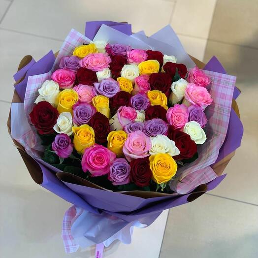 Букет радужных роз