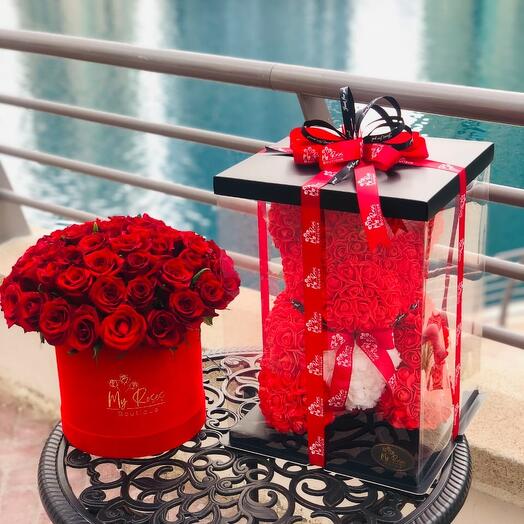 Набор роз в коробке и поролоновый мишка