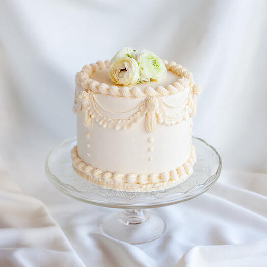 Белый винтажный торт