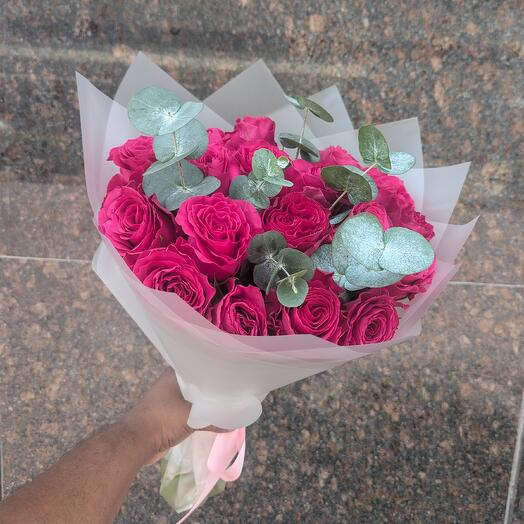 Dark pink rose bouquet