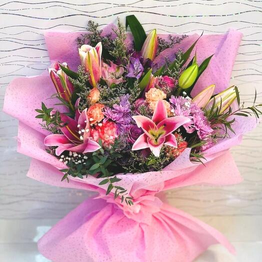 Букет из розовых лилий на выпускной