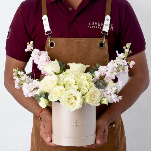 Морозная элегантность в белом блум-боксе