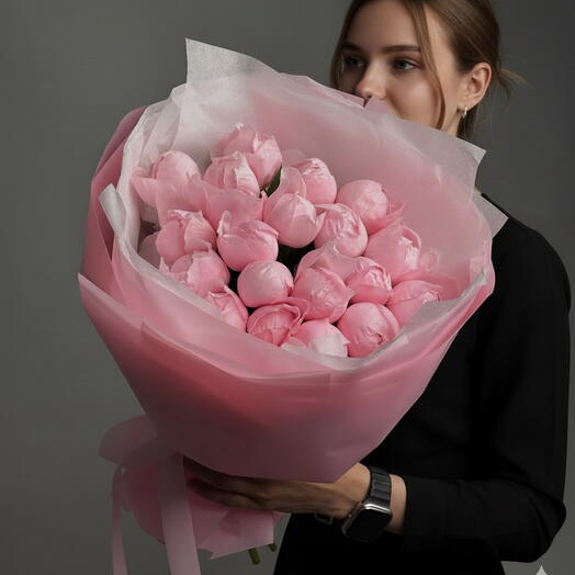 A luxurious bouquet of 20 premium peony roses