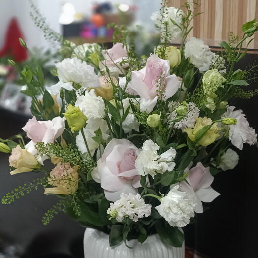 Букет розового микса цветов