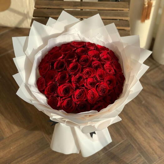 Ramo premium de 51 rosas rojas