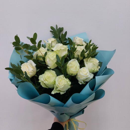 Blissful:10 stem white rose , 5 stem eucalyptus