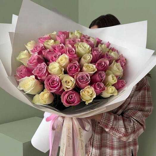 Lavender Dream Royal Bouquet - 29 Roses (Mauve   White)