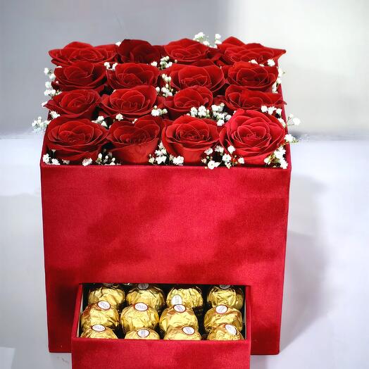 Red well wet Rose Box