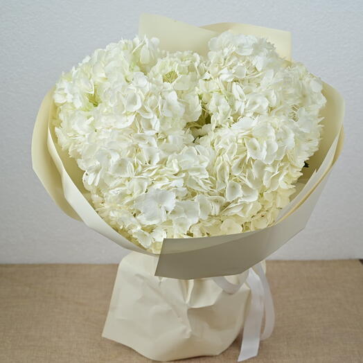 5 White Hydrangeas Bouquet-930