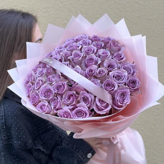 50 roses violettes