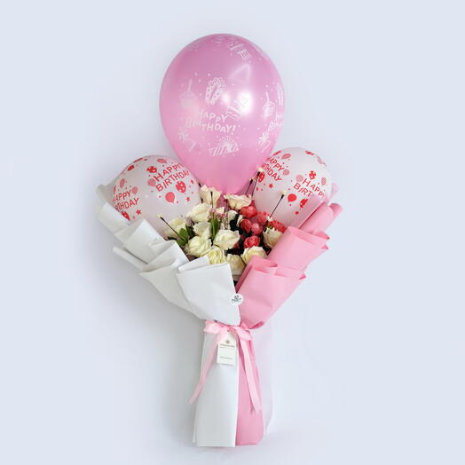 Розовый цветок из шаров