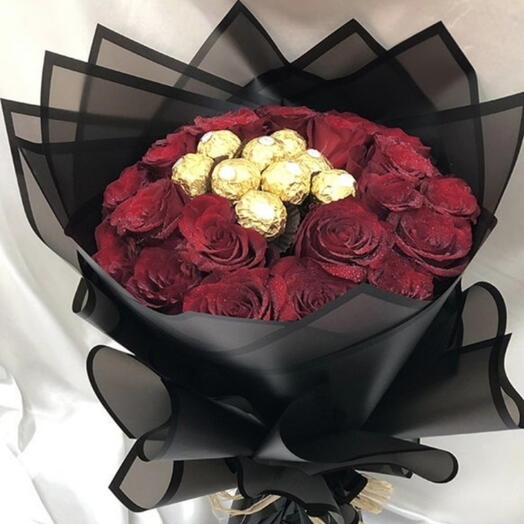 Red Rose Bouquet with Chocolate Center