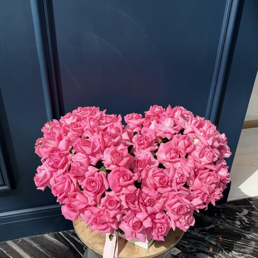 Rosas en una caja en forma de corazón "Amor Sin Reglas"