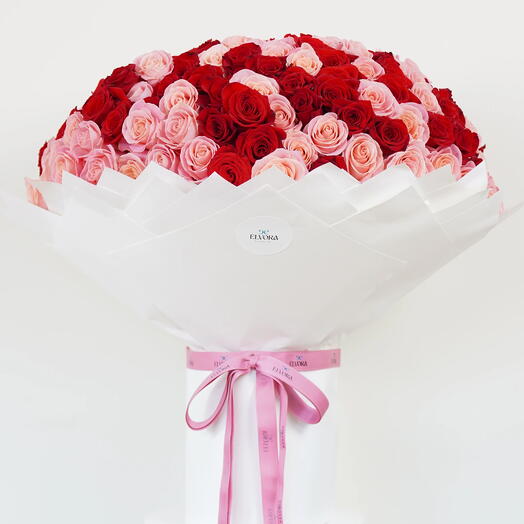 Букет Luxe Blanc из красных и розовых роз