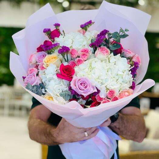 Привлекательные фирменные букеты