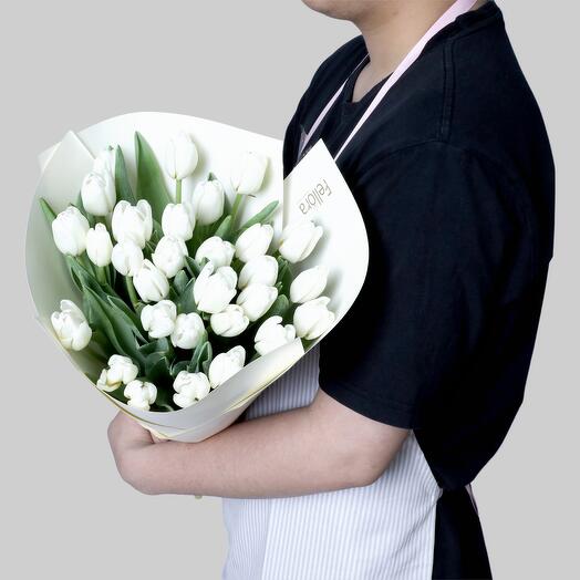 White Tulip Bouquet -5901