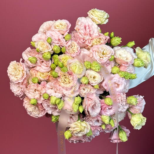 Розовая элегантность: букет из 20 светло-фиолетовых лизиантусов