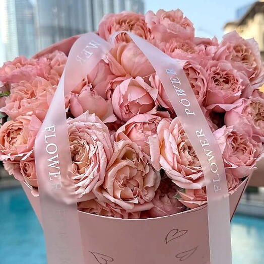 Love Blossom: Light Pink Bouquet of 10 Pink Roses