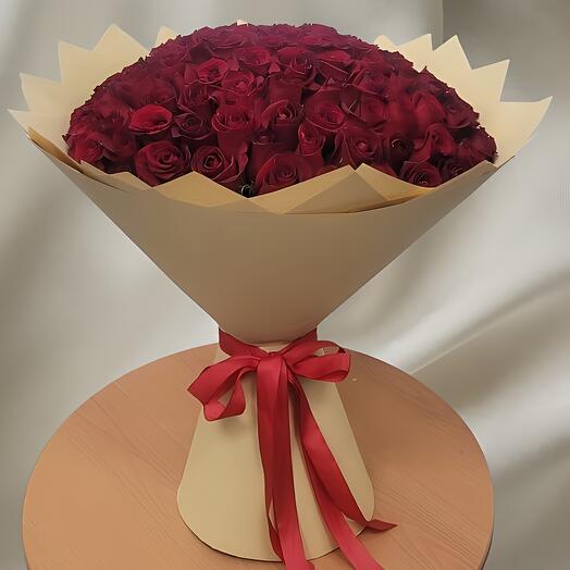 Badge red roses bouquet