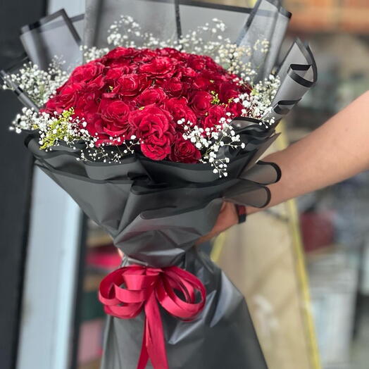 Luxurious and Premium 20 Red Roses Bouquet
