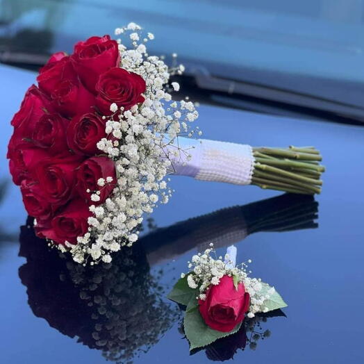Свадебный букет из 20 красных роз