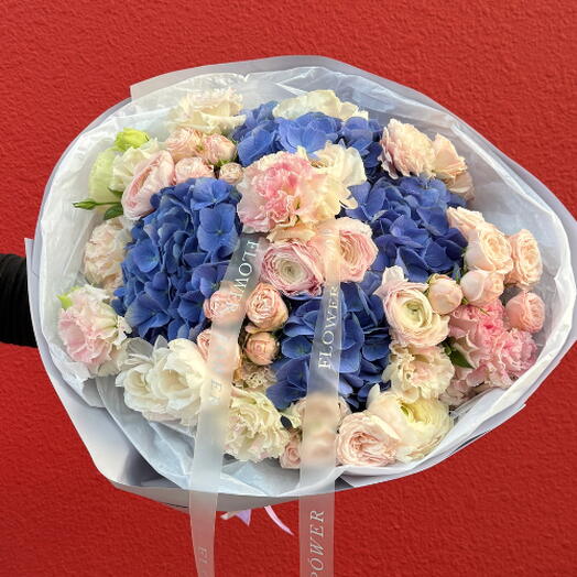 Indigo Lace: Букет гортензий, роз и эустомы