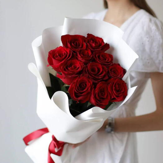 Mariana _ 15 Red Rose Luxurious Bouquet For Anniversary or Birthday