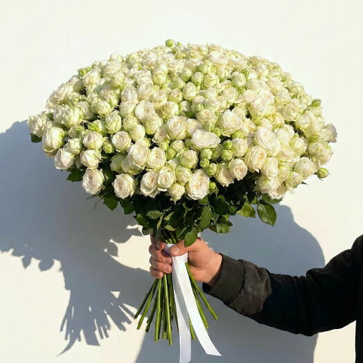 Ramo de Rosas Bombásticas Prado Blanco