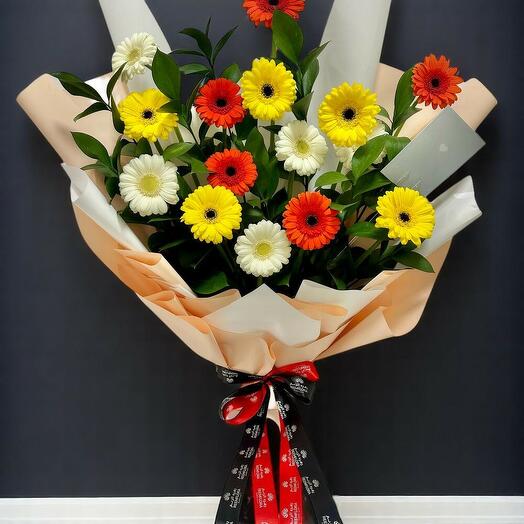 Vibrant Gerbera Hand Bouquet – 15 Mixed Gerberas | 40 cm Height, 30 cm Width