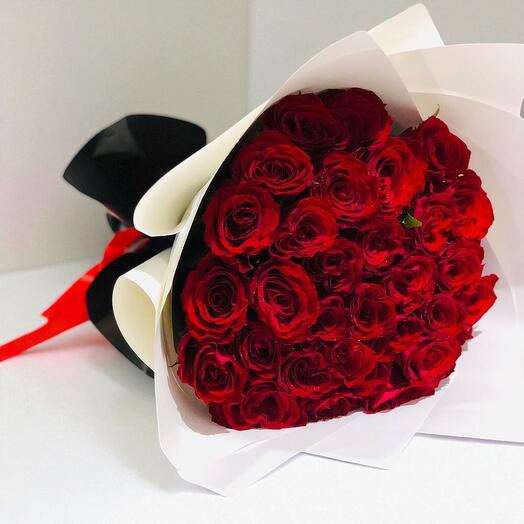 Elegant 30 Red Roses in White and Black Wrap
