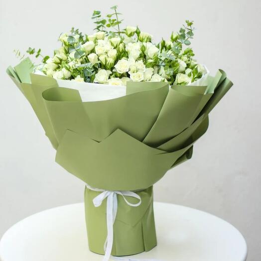 Olive Garden - White Rose Bouquet