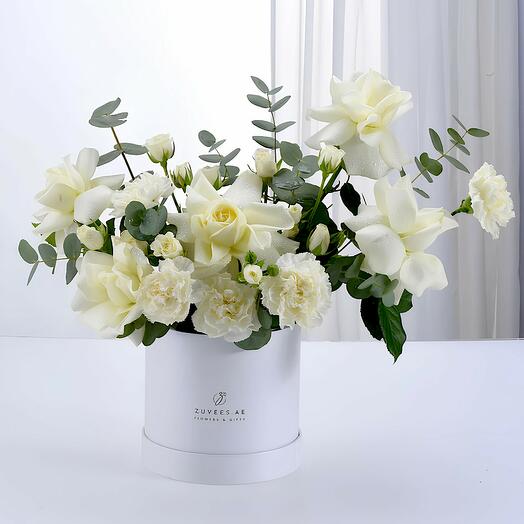 Boîte Éthérée de Fleurs Blanches