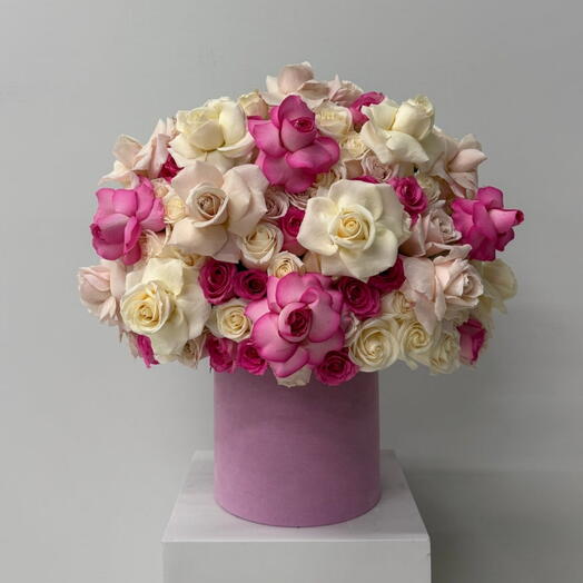 Коробка из 101 роскошных смешанных роз для годовщины, дня рождения, для неё