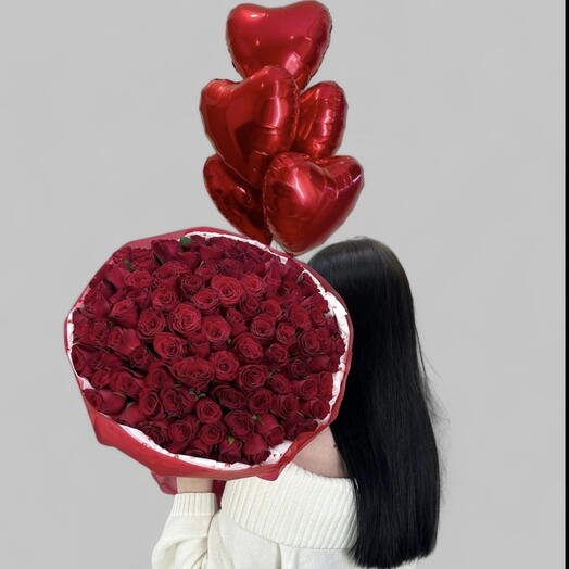 Ensemble Saint-Valentin pour partenaire : rose rouge avec ballons en forme de cœur