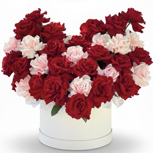 Специальное предложение к годовщине – 51 красных и розовых роз в коробке