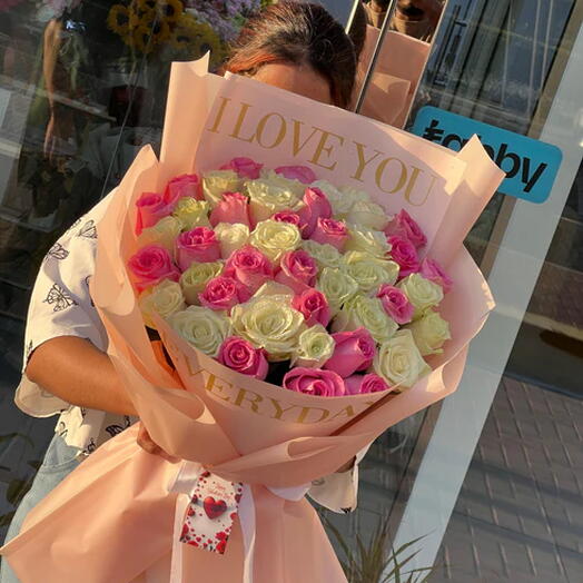 Te amo - 51 rosas rosadas y blancas