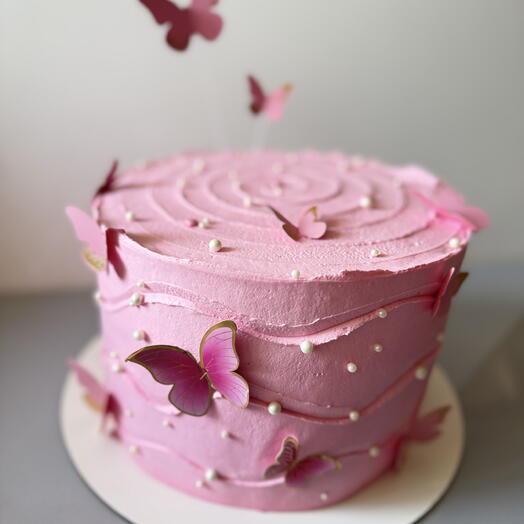 Торт на день рождения с бабочкой