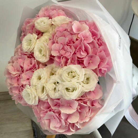 Flowers bouquet with hydrangeas and eustoma