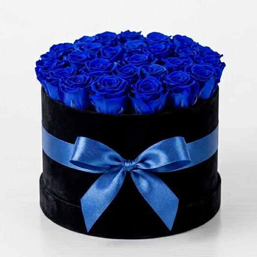 Midnight Luxe 21 – Roses bleu foncé dans une boîte noire