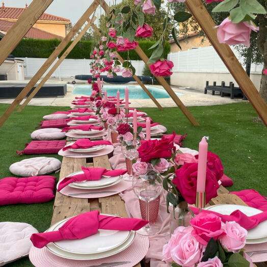 Boho-Chic Picnic Event Setup – Pink Roses   Rustic Wood 1113