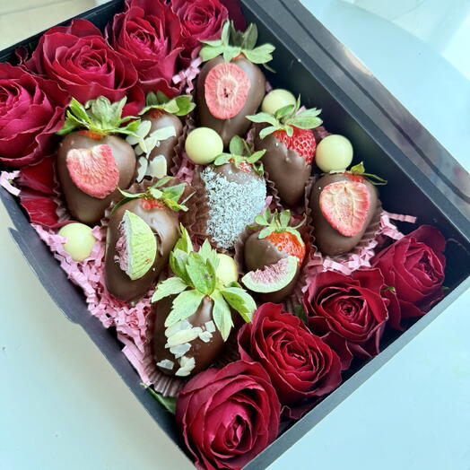 Strawberry Rose Box