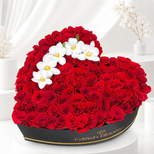 XXL Heart of 125 Red Roses   White Tulips