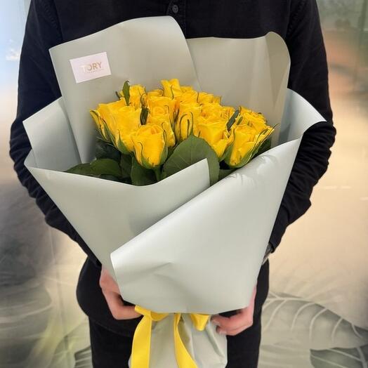 bouquet de 25 roses jaunes en emballage